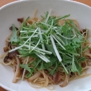 柚子胡椒を効かせて☆きのこと豚肉のバター醤油パスタ